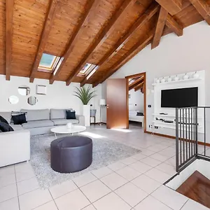  Apartment Casacamelia 35, 3 Bdrm With View Lake Como